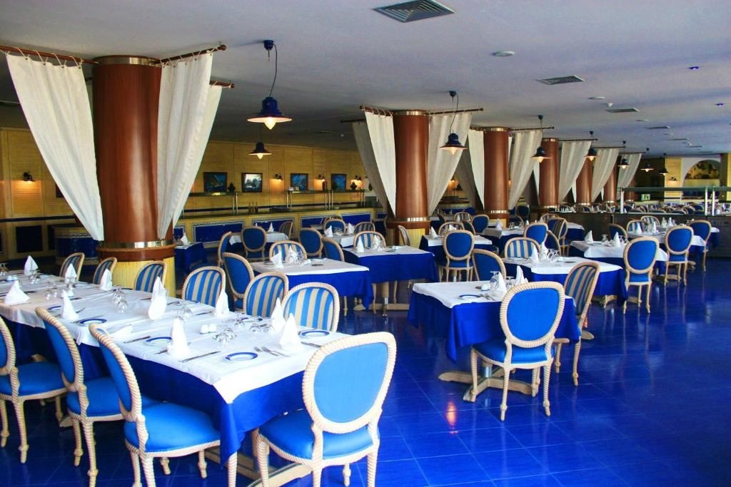 restaurants-main-restaurant--la-voile