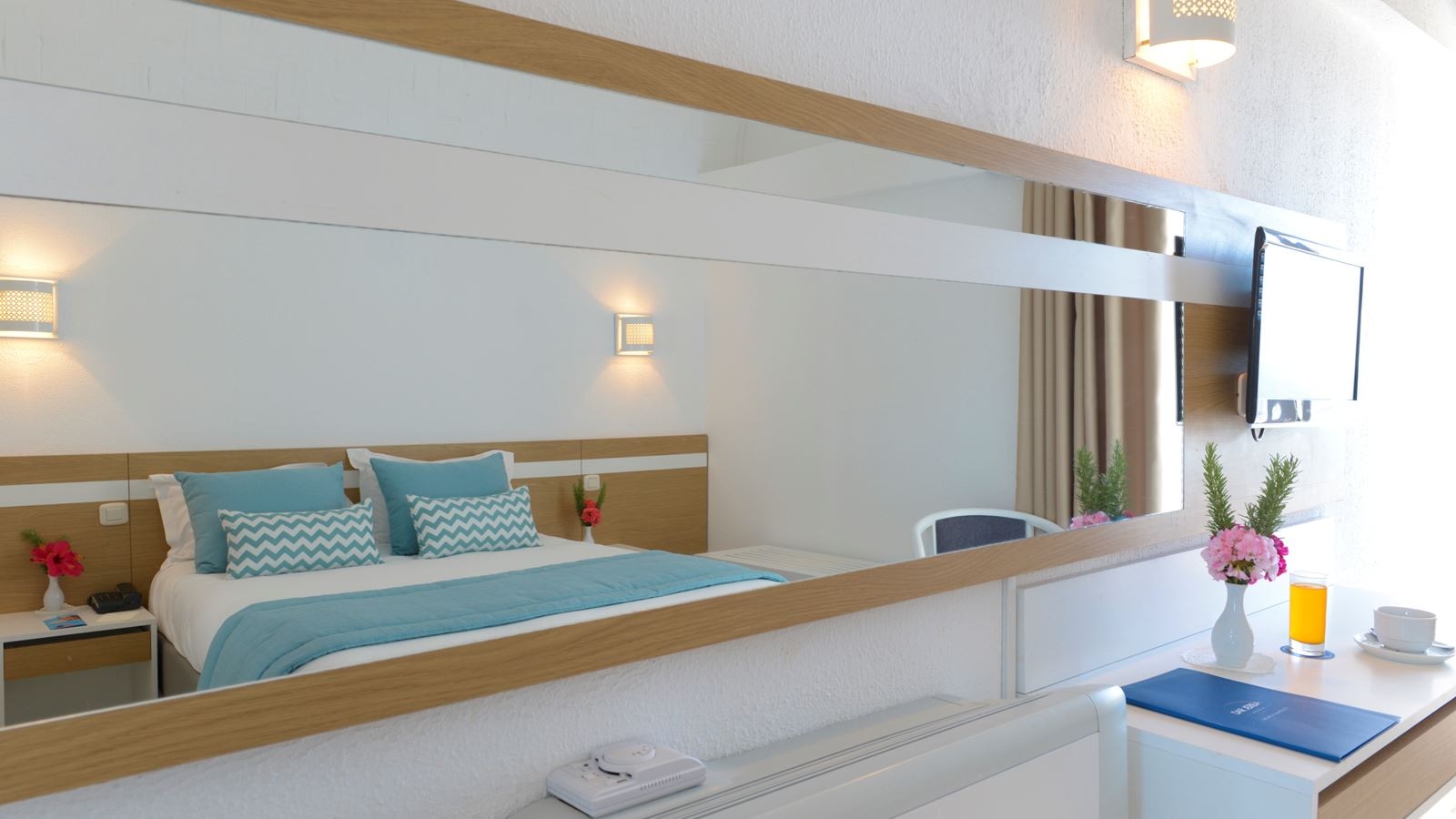 rooms-connecting-room