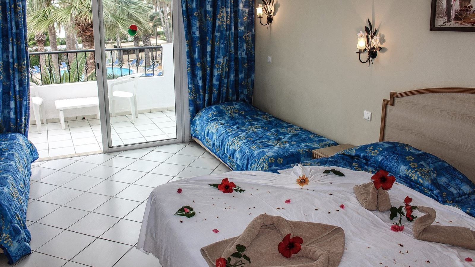 rooms-quadruple-room