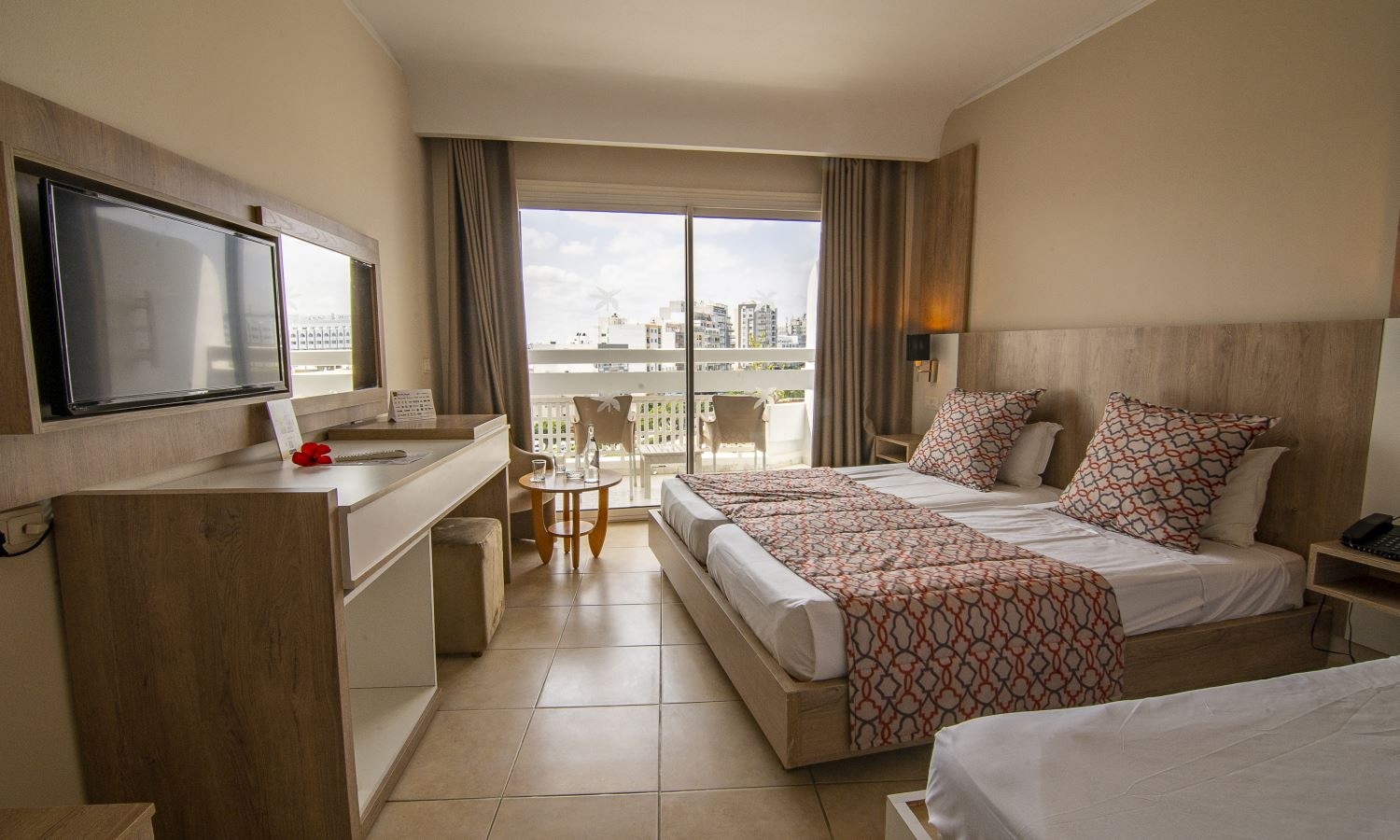 rooms-promo-room-city-view