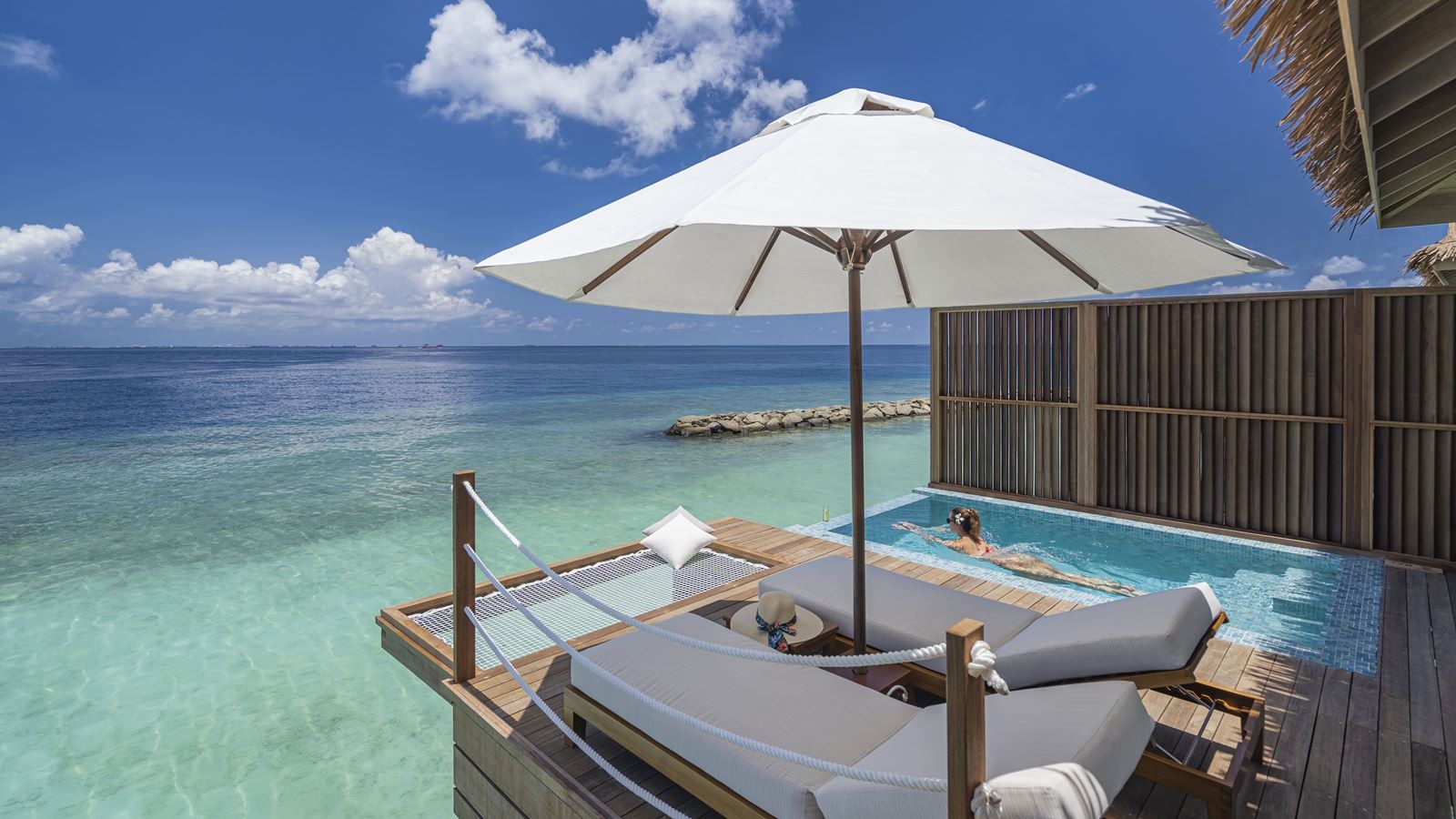 rooms-sunset-water-villa-with-pool