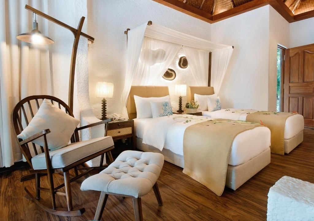 rooms-deluxe-beach-bungalow