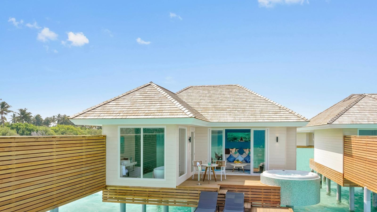 rooms-aqua-villa-with-swirlpool