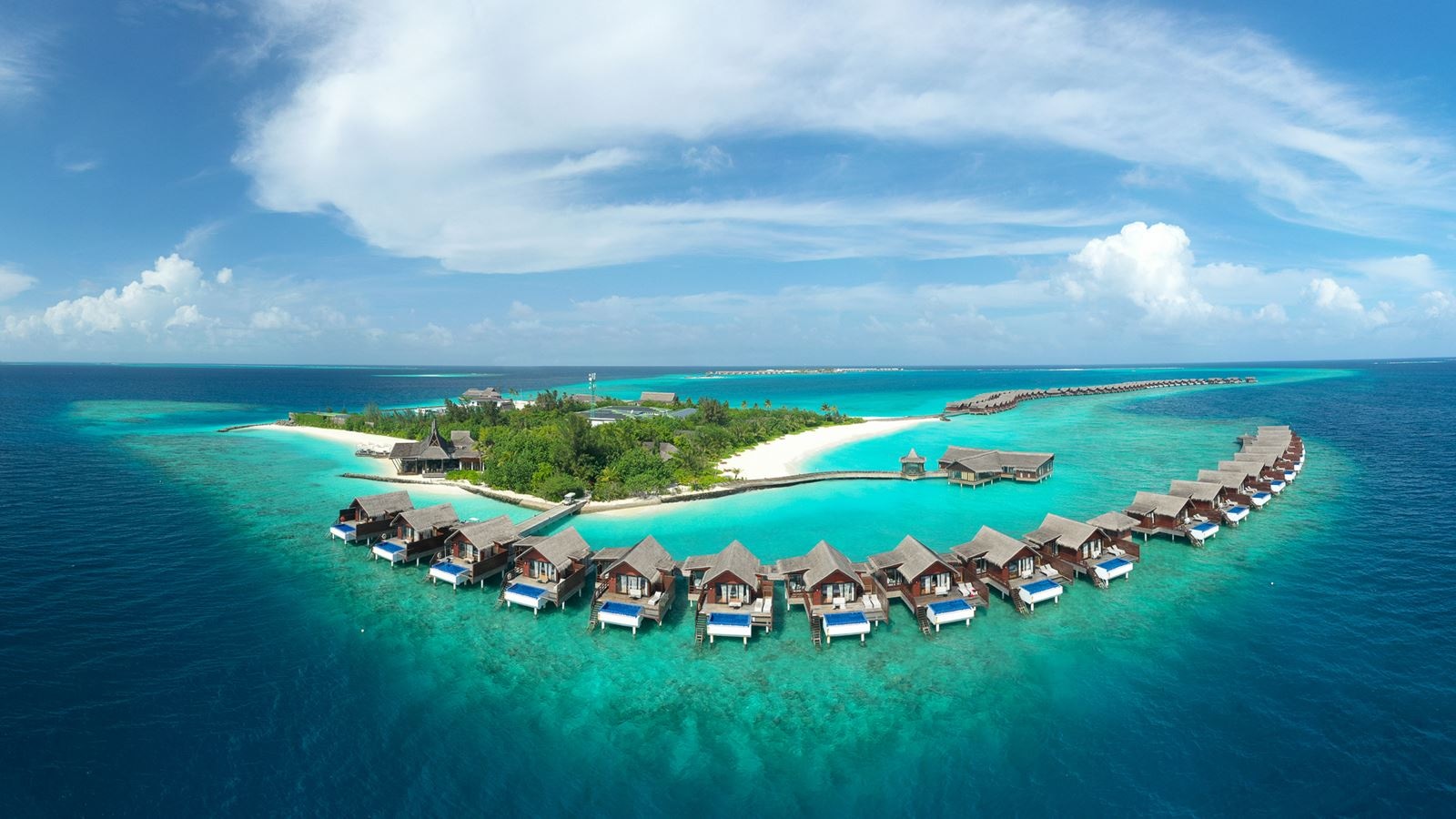 rooms-reef-pool-water-villa