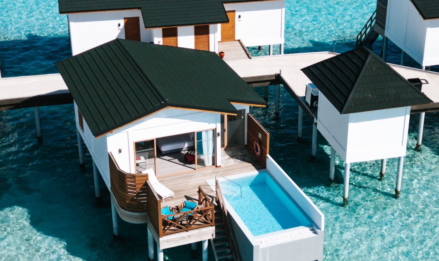 rooms-lagoon-suite-pool