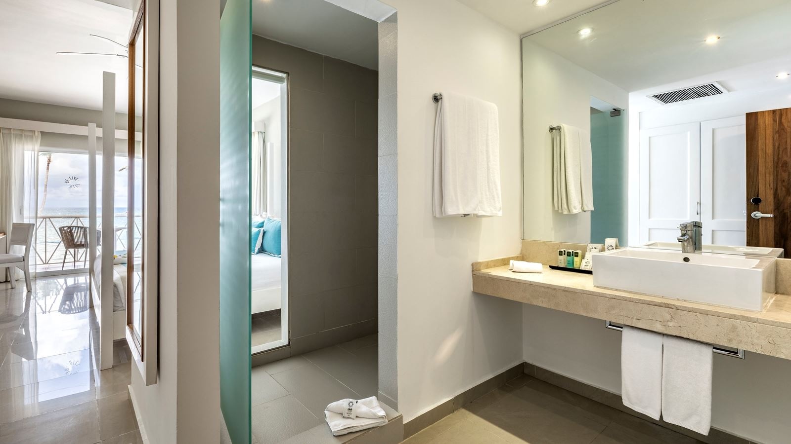 rooms-master-junior-suite-sea-view