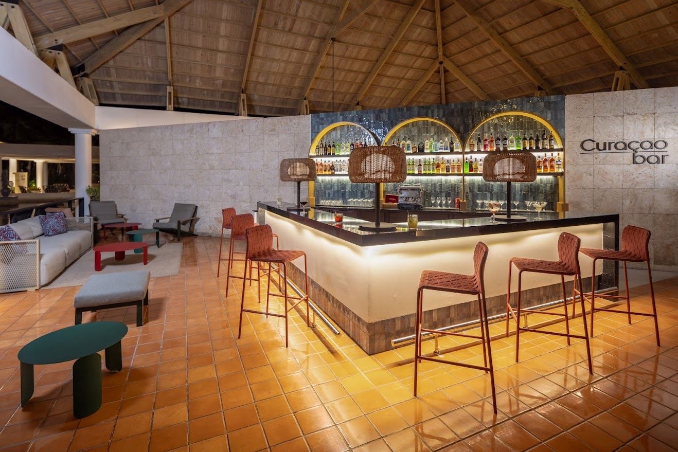 bars-curacao-lobby-bar