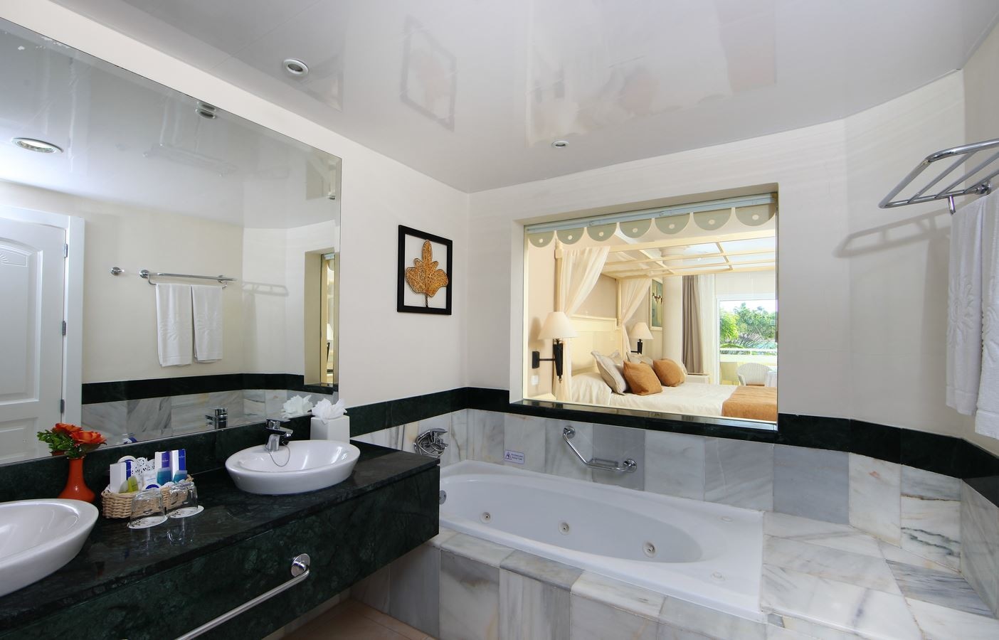 rooms-family-master-suite