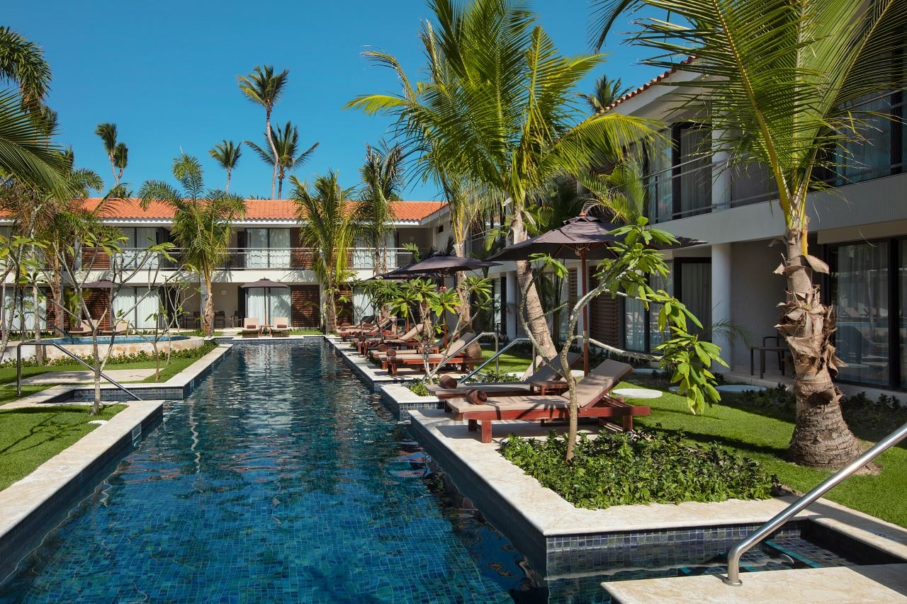 rooms-junior-suite-swim-up