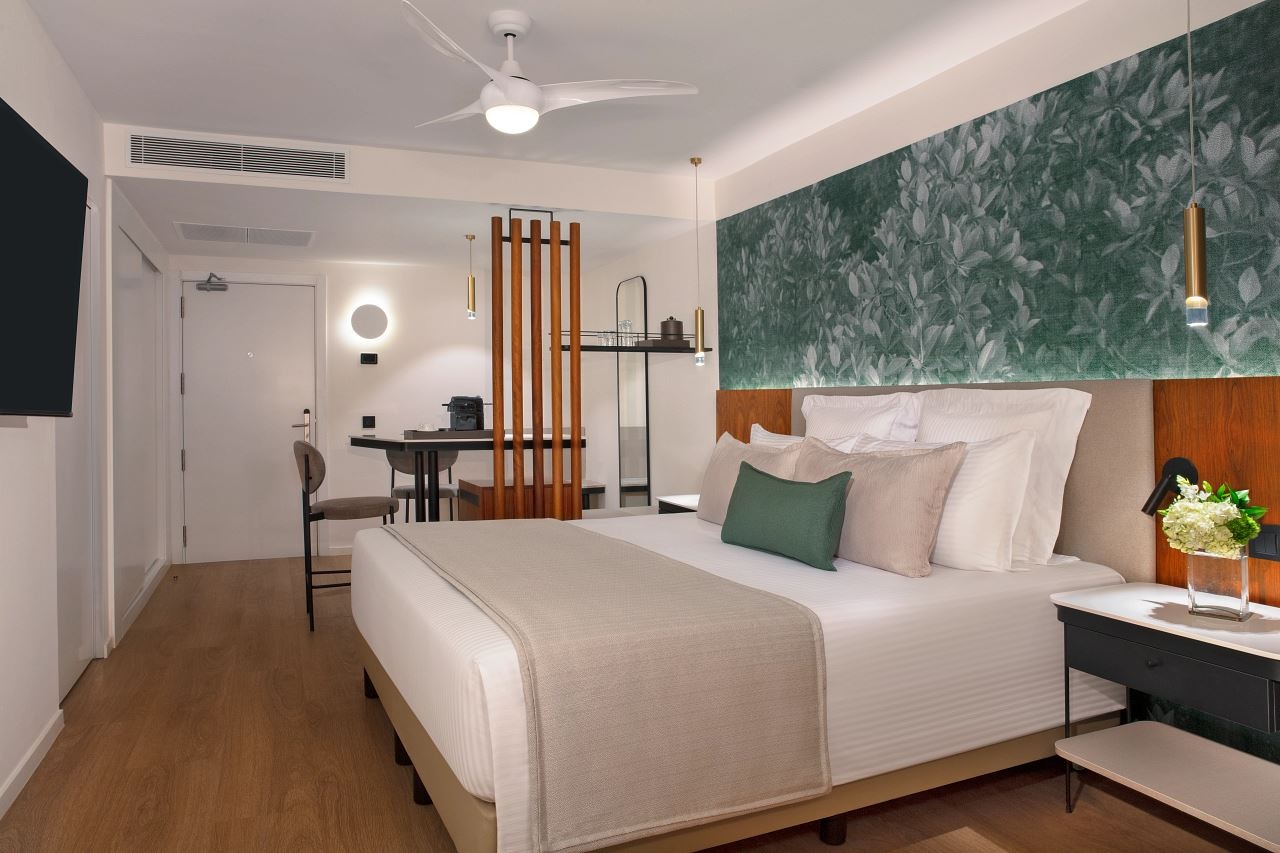 rooms-deluxe-room