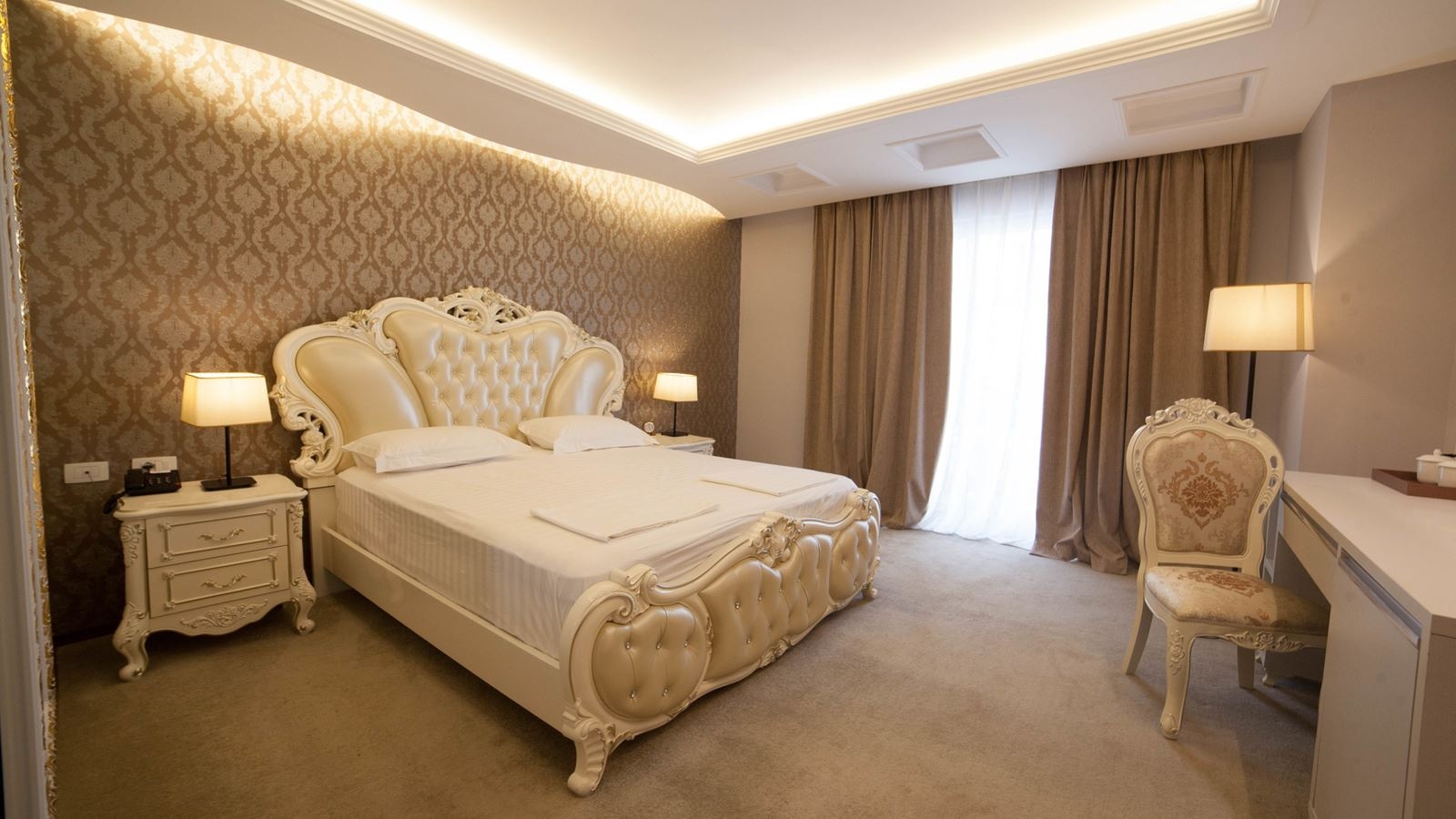 rooms-double-deluxe-room