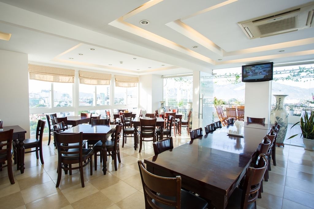 restaurants-restaurant