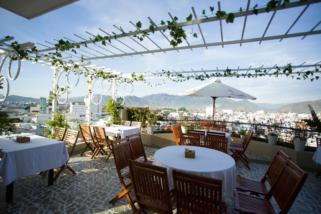 restaurants-restaurant