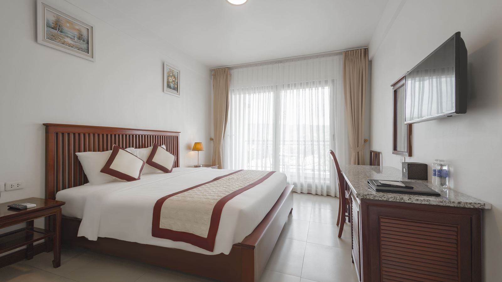 rooms-premium-with-balcony