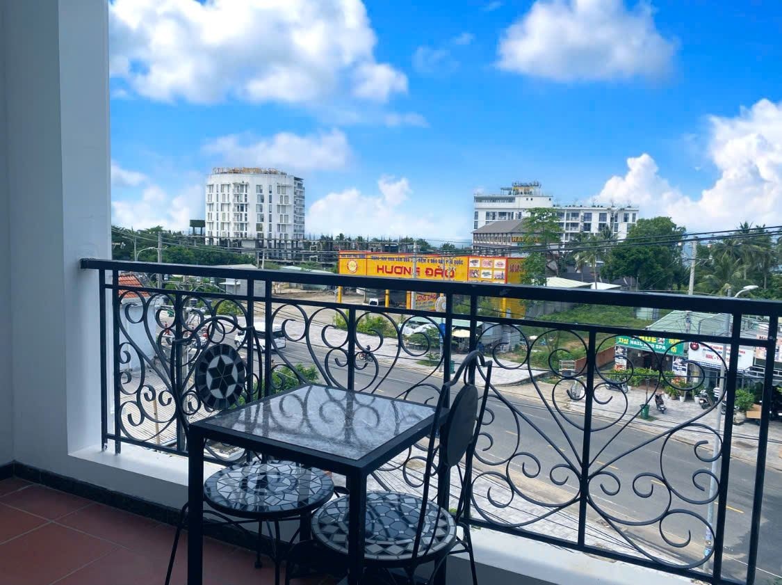 rooms-premium-with-balcony