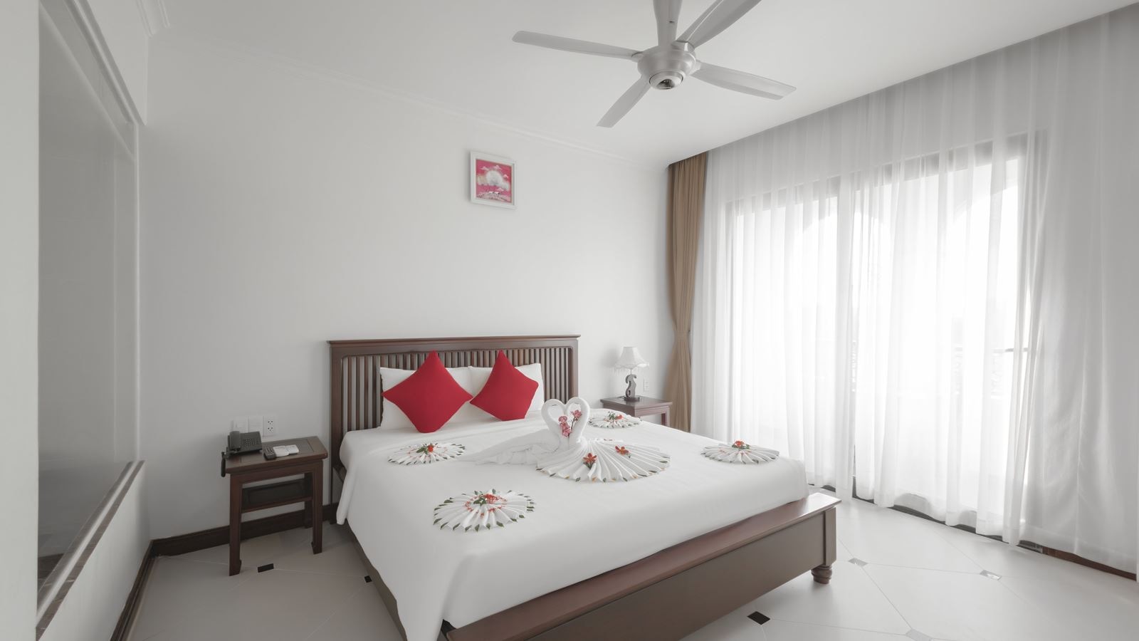 rooms-suite-with-balcony