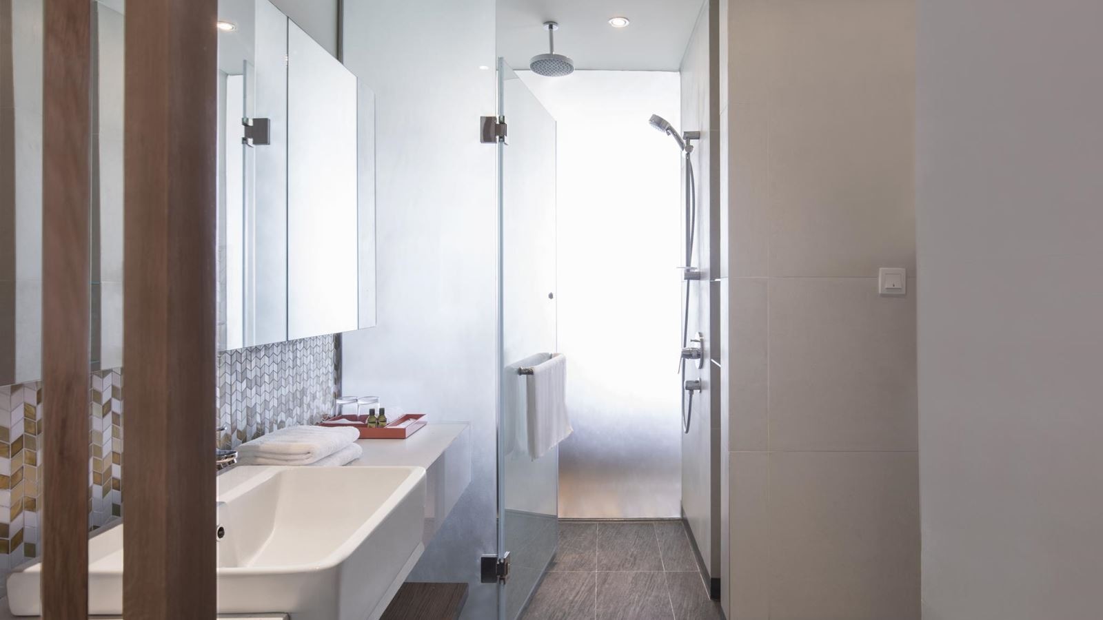 rooms-executive-twin-ocean-view-with-balcony-no-extra-bed