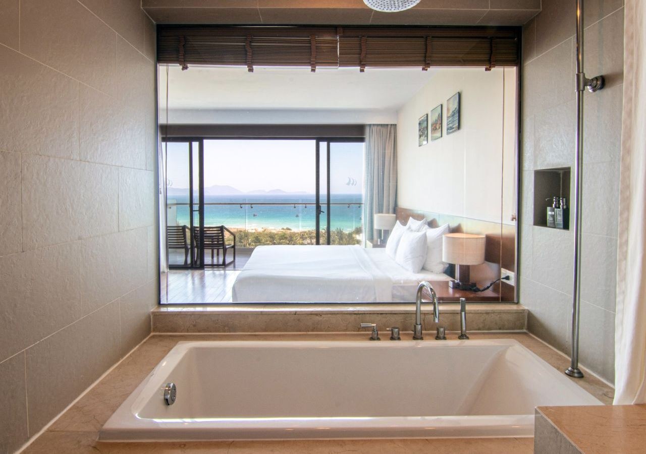 rooms-deluxe-ocean-with-bathtub-child-without-extra-bed