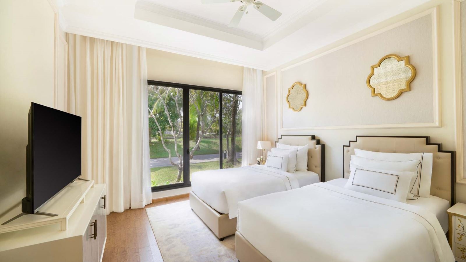 rooms-2bedroom-villa-lake-view-with-private-pool-no-extra-bed