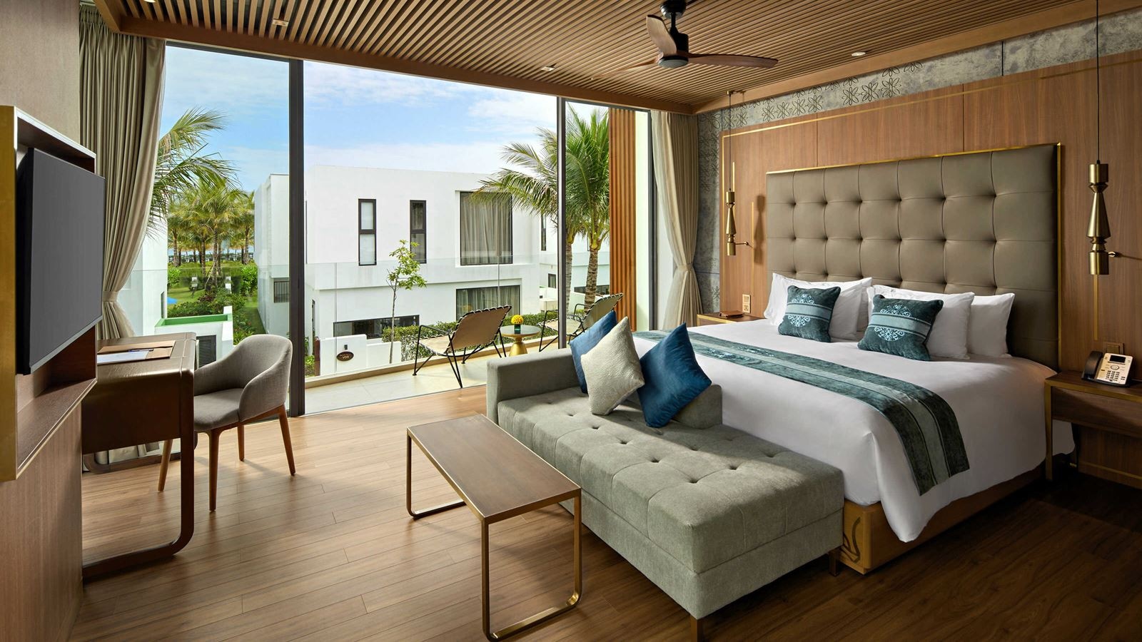 rooms-three-bedroom-pool-villa-beachfront