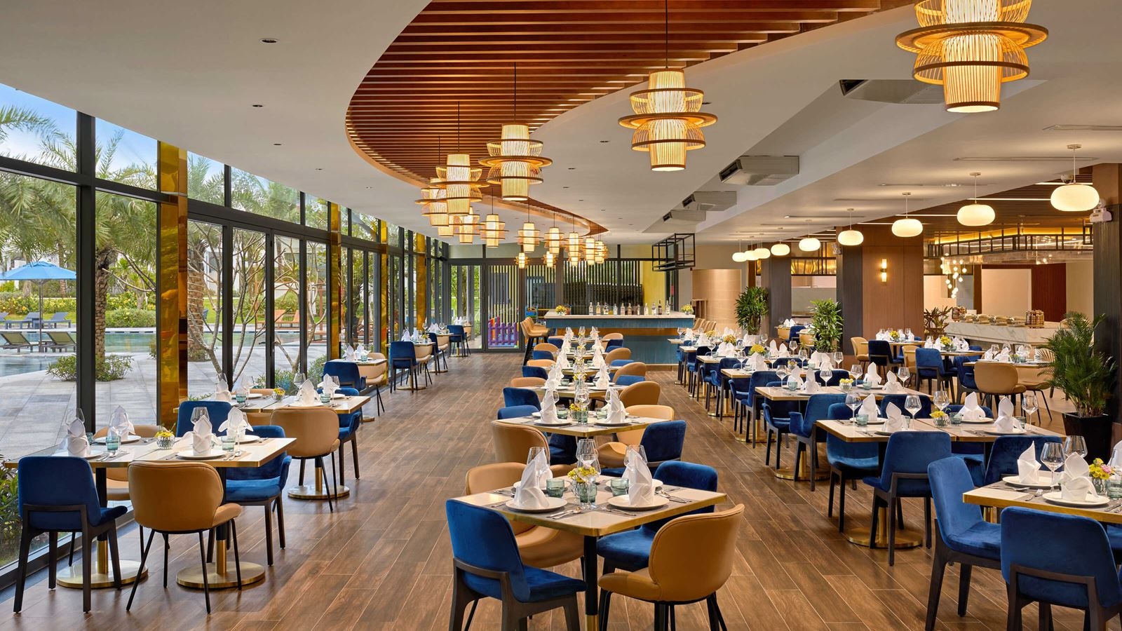 restaurants-royal-café--restaurant