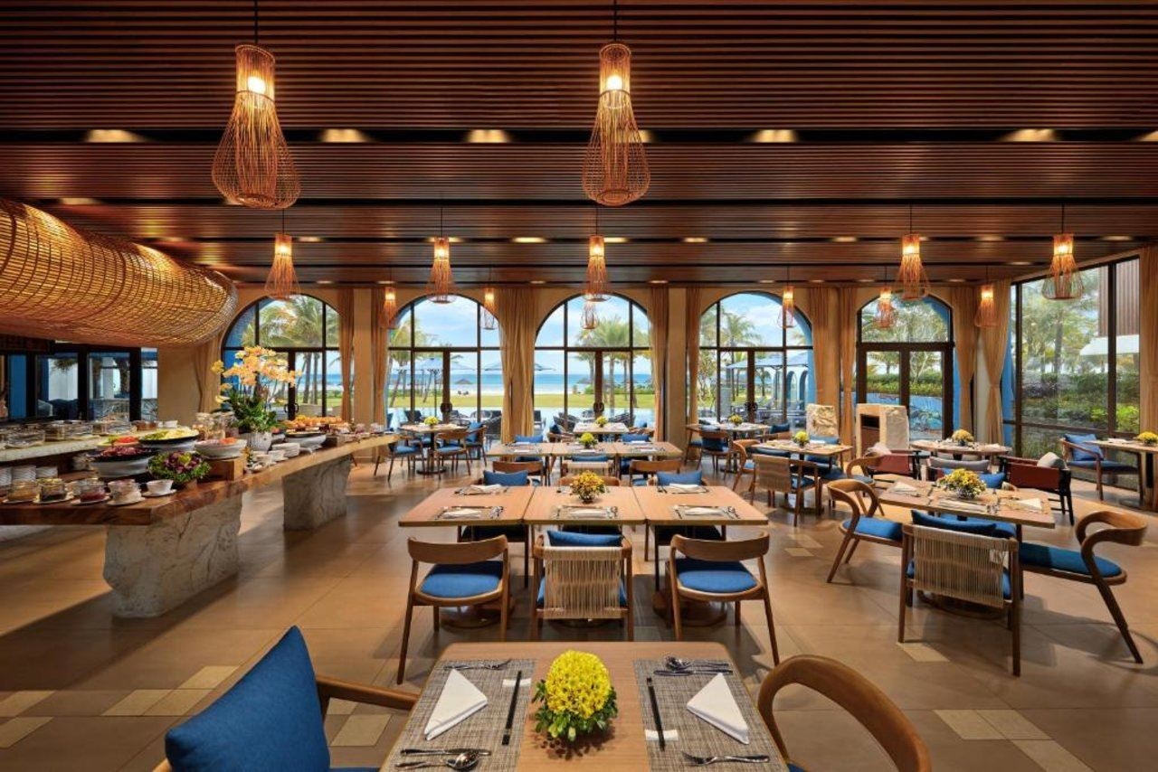 restaurants-royal-café--restaurant