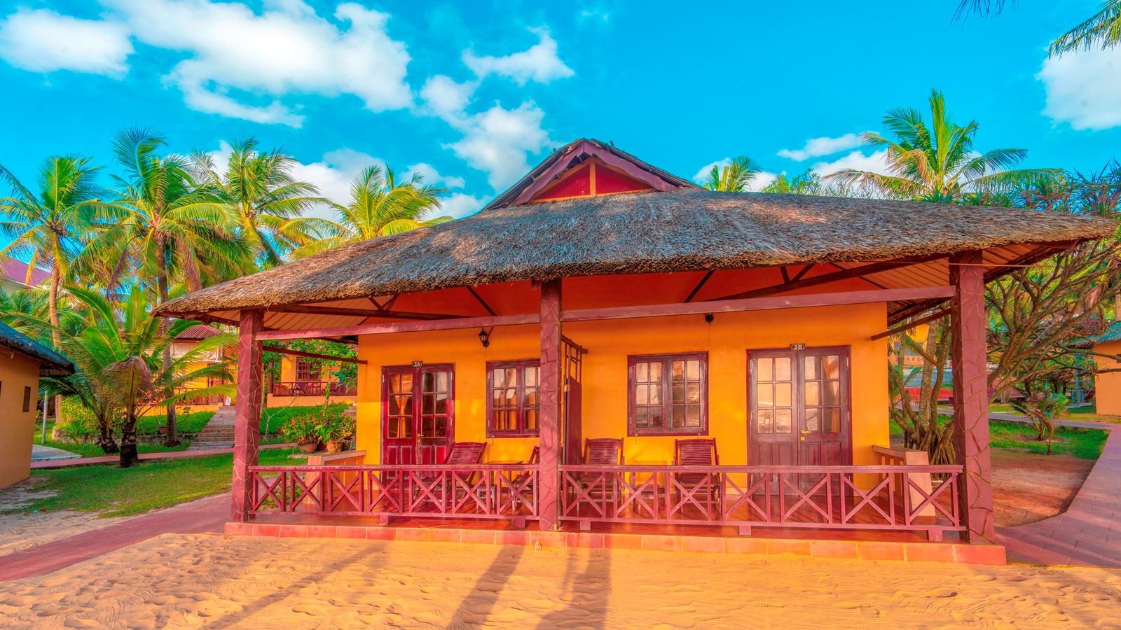 rooms-bungalow-beachfront-with-terrace-seaview