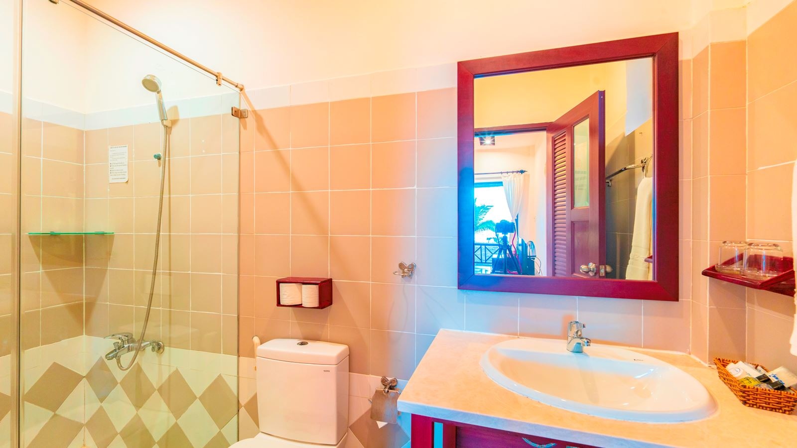 rooms-bungalow-beachfront-with-terrace-seaview