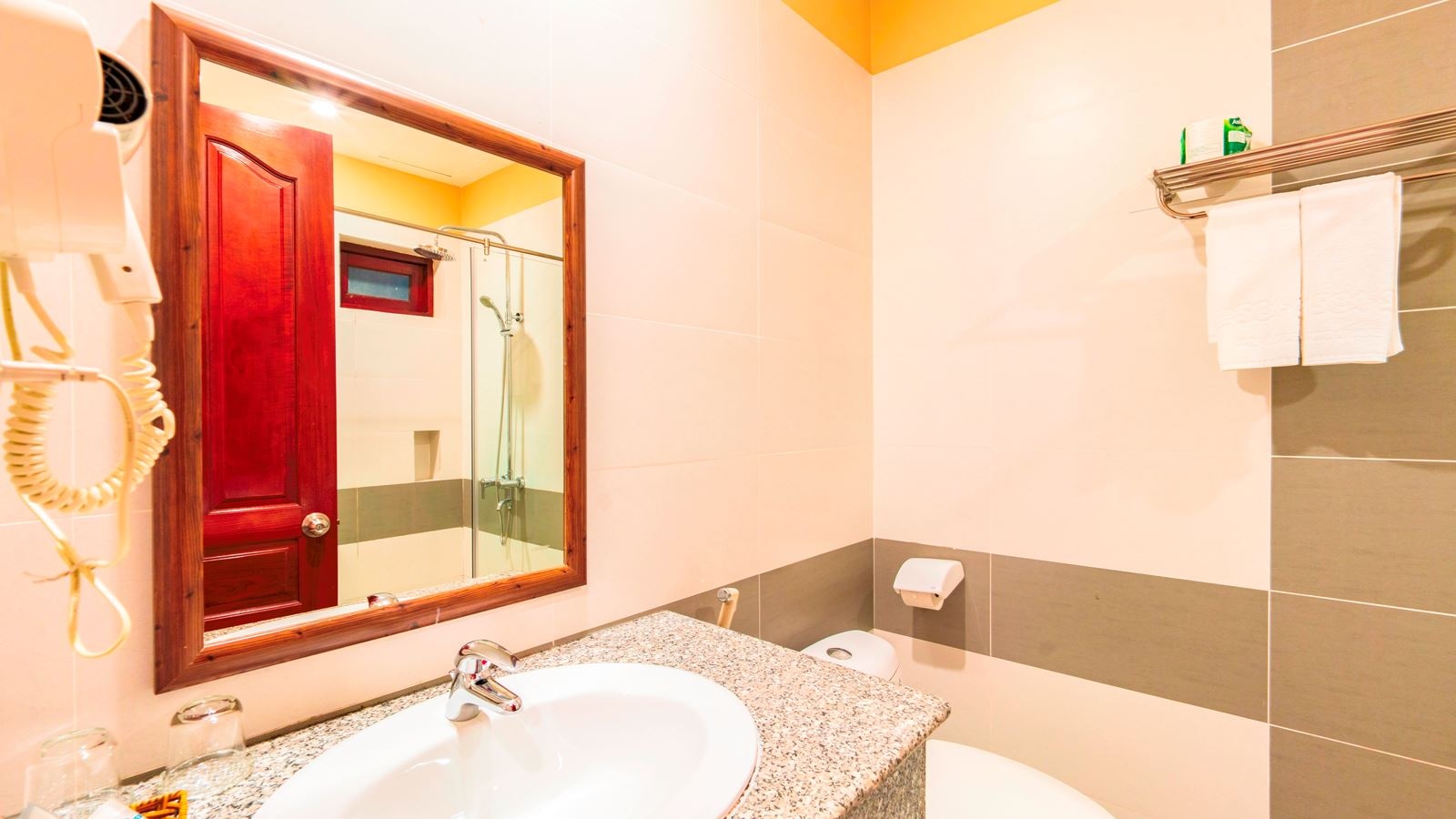 rooms-room-deluxe-with-balcony-gardenview