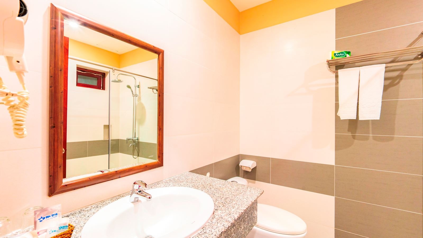 rooms-room-deluxe-with-balcony-gardenview