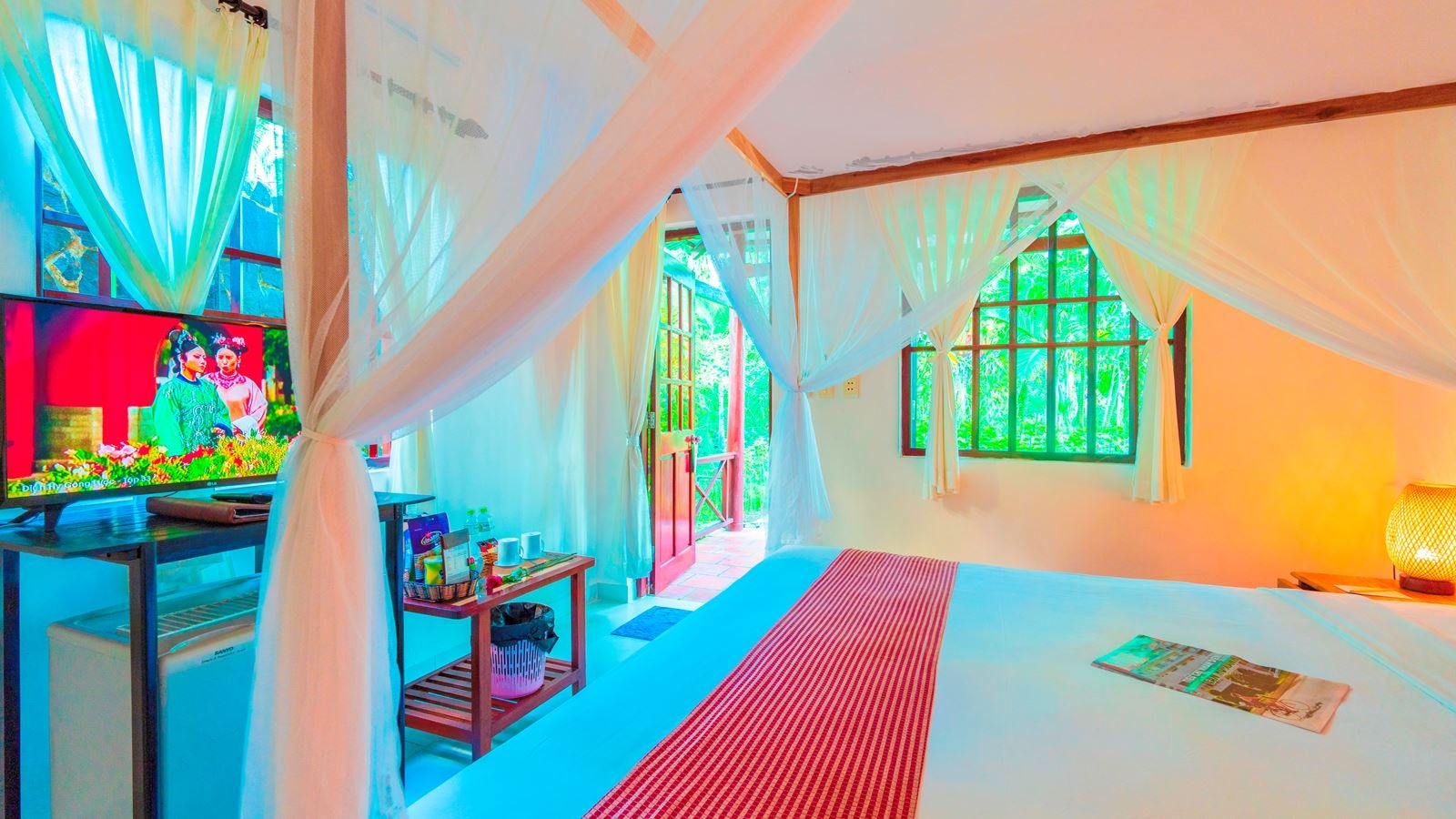 rooms-bungalow-standard-with-terrace-gardenview