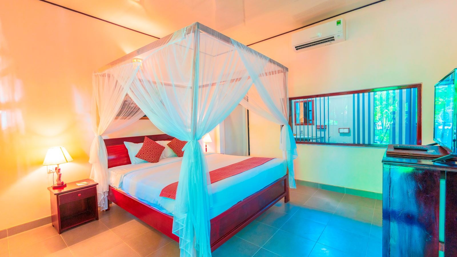 rooms-bungalow-standard-with-terrace-gardenview