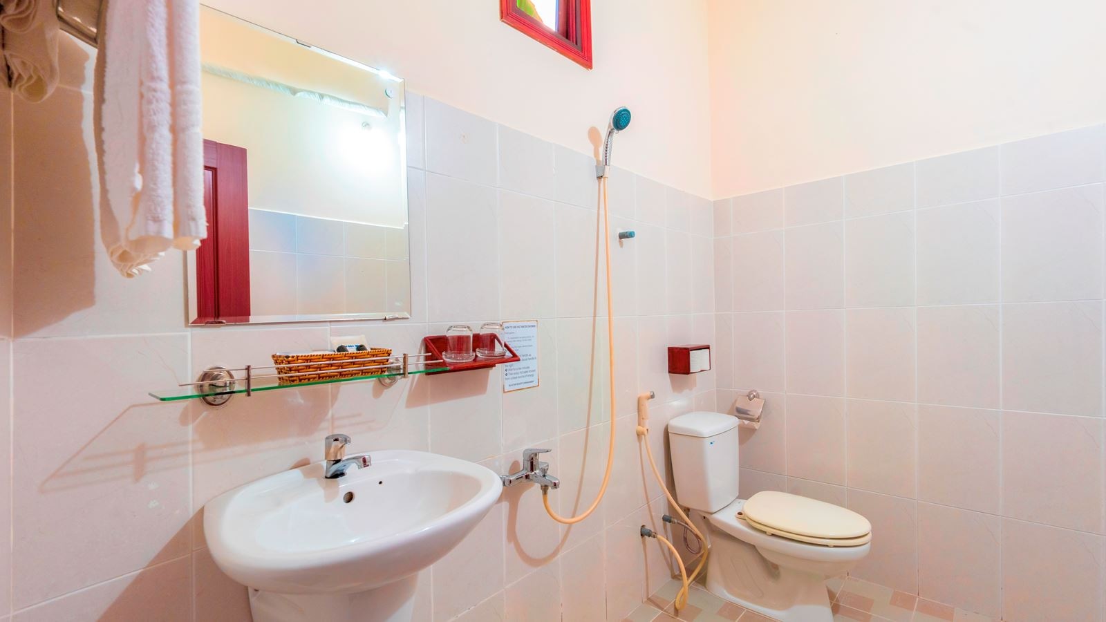 rooms-room-standard-with-balcony-gardenview