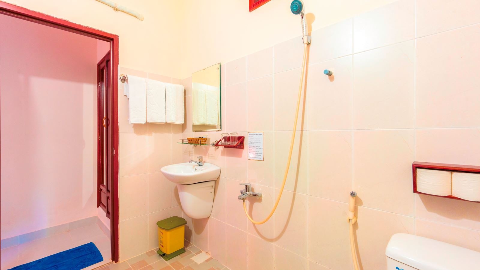 rooms-room-standard-with-balcony-gardenview-child-without-extra-bed