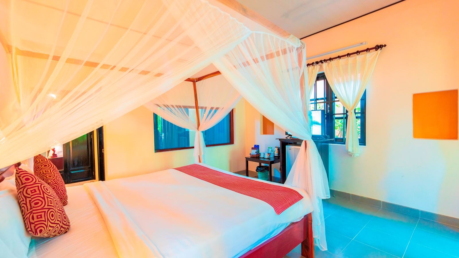 rooms-room-standard-with-balcony-gardenview