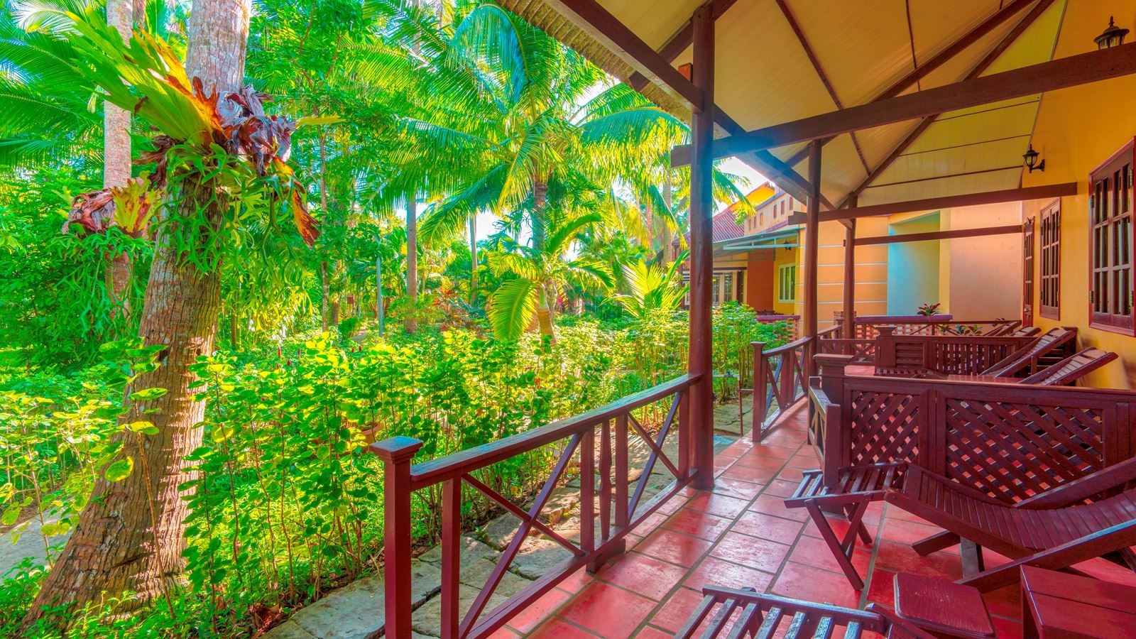 rooms-room-standard-with-balcony-gardenview