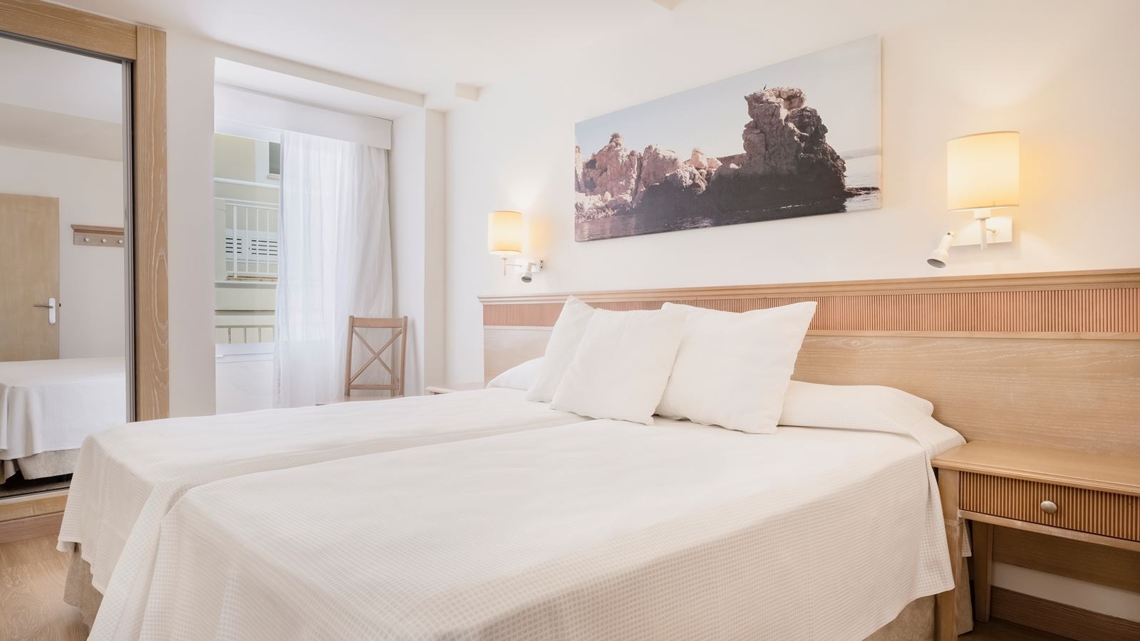 rooms-family-interconnected