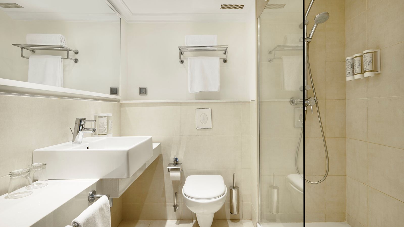 rooms-family-central-location