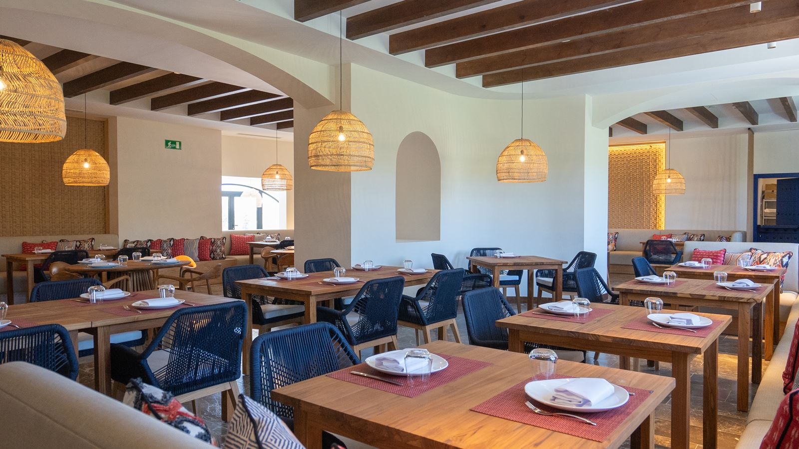 restaurants-restaurants