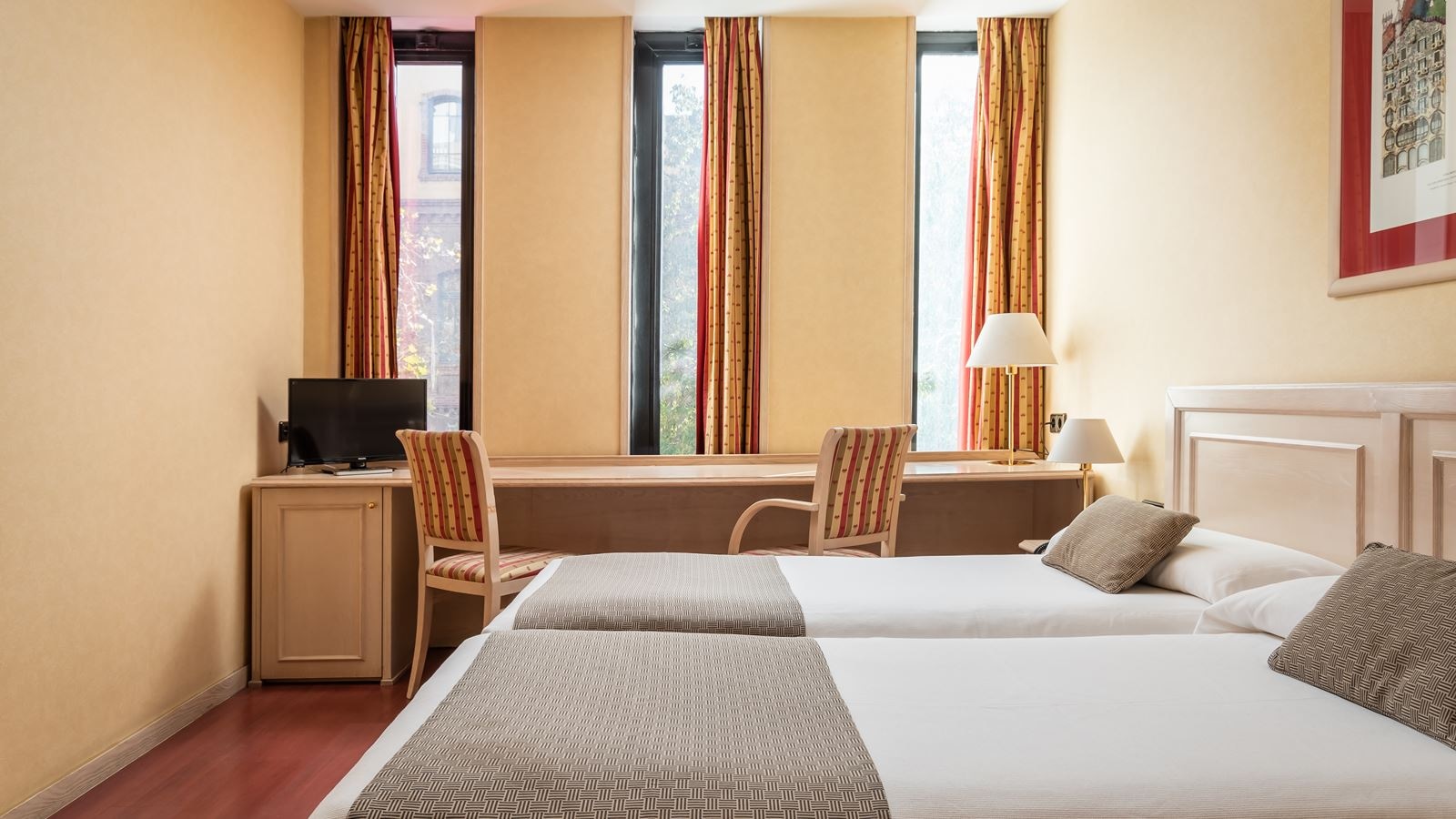 rooms-bed-in-dormitory-standard