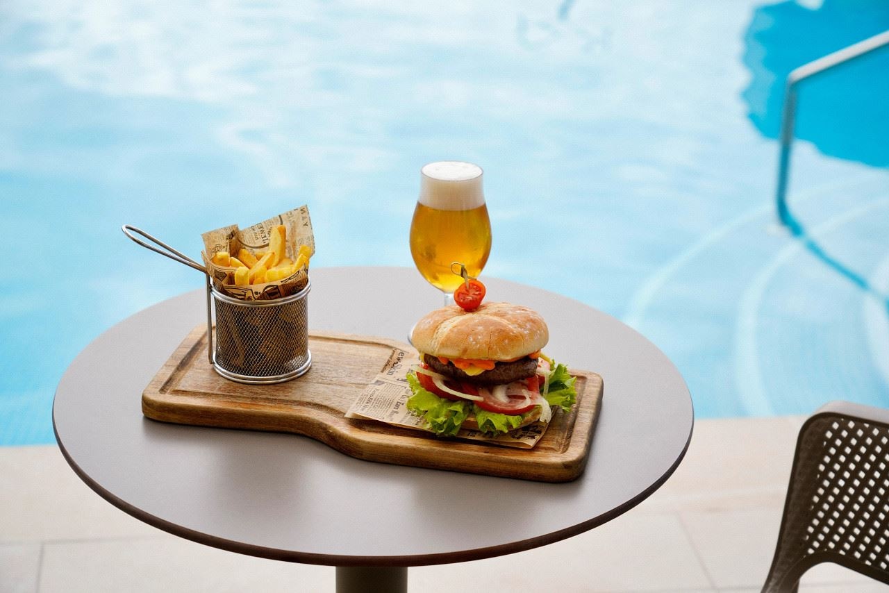 restaurants-kentia-pool-club