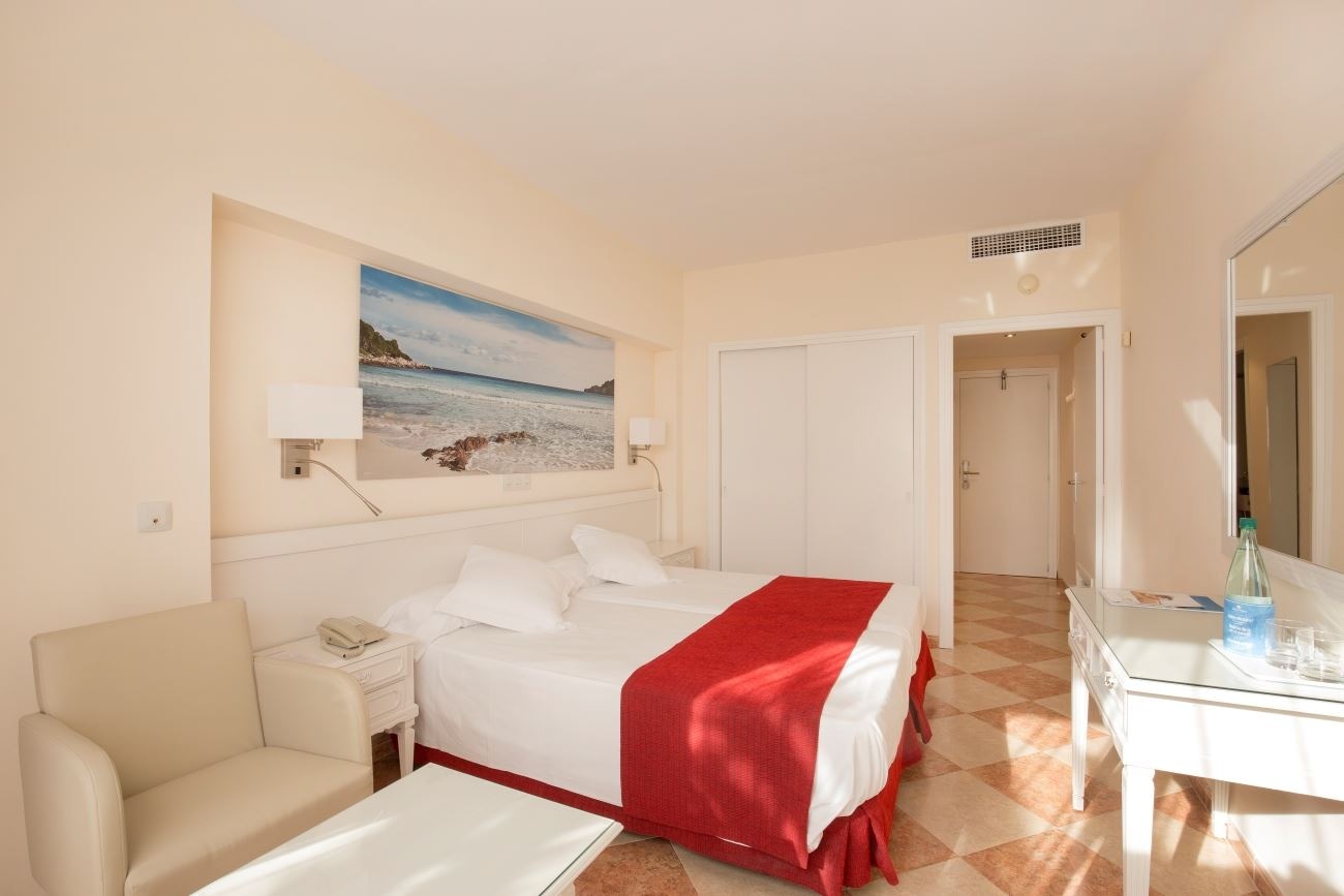 rooms-double-standard-with-balcony