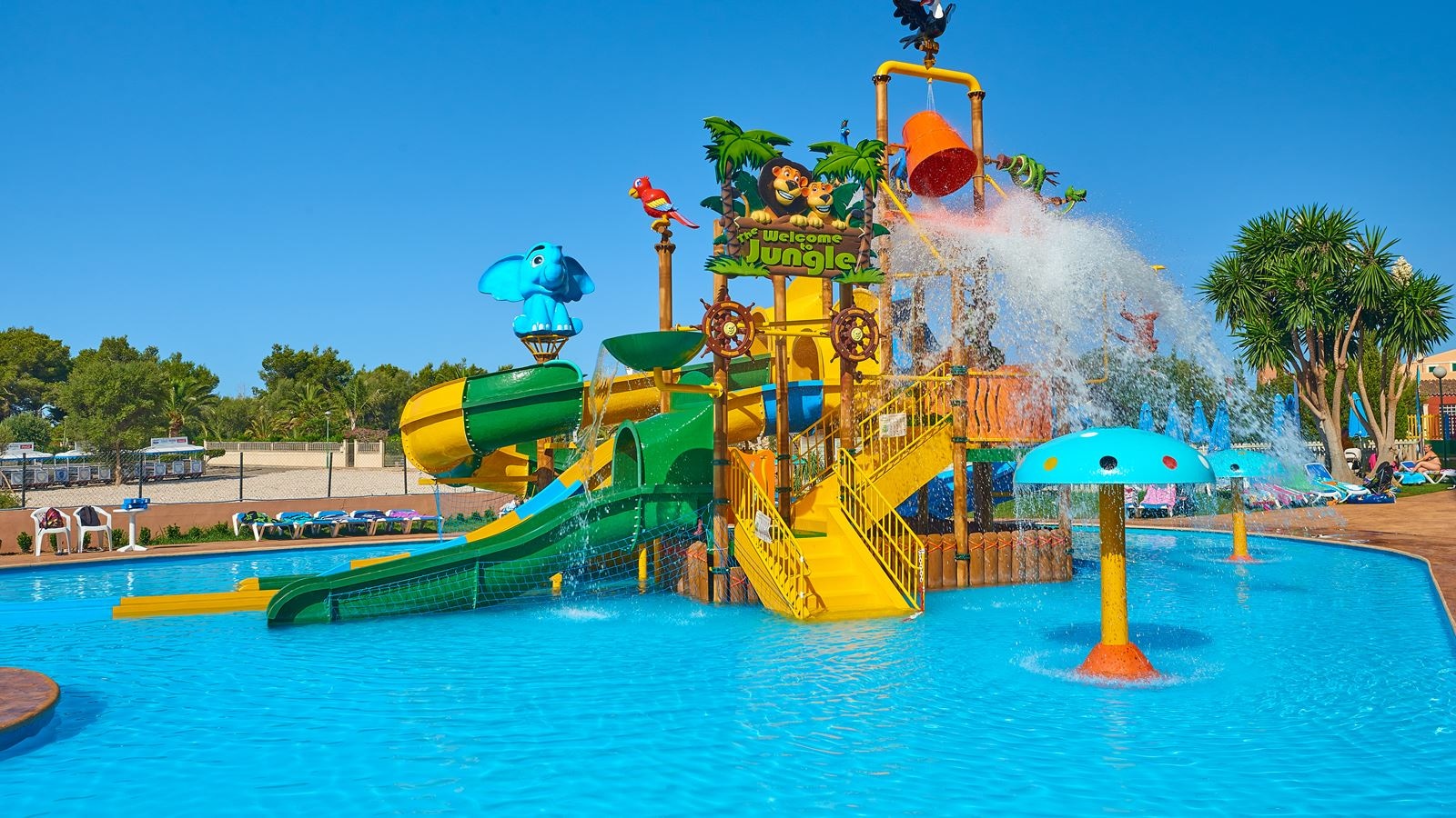 water-park-outdoor-childrens-pool