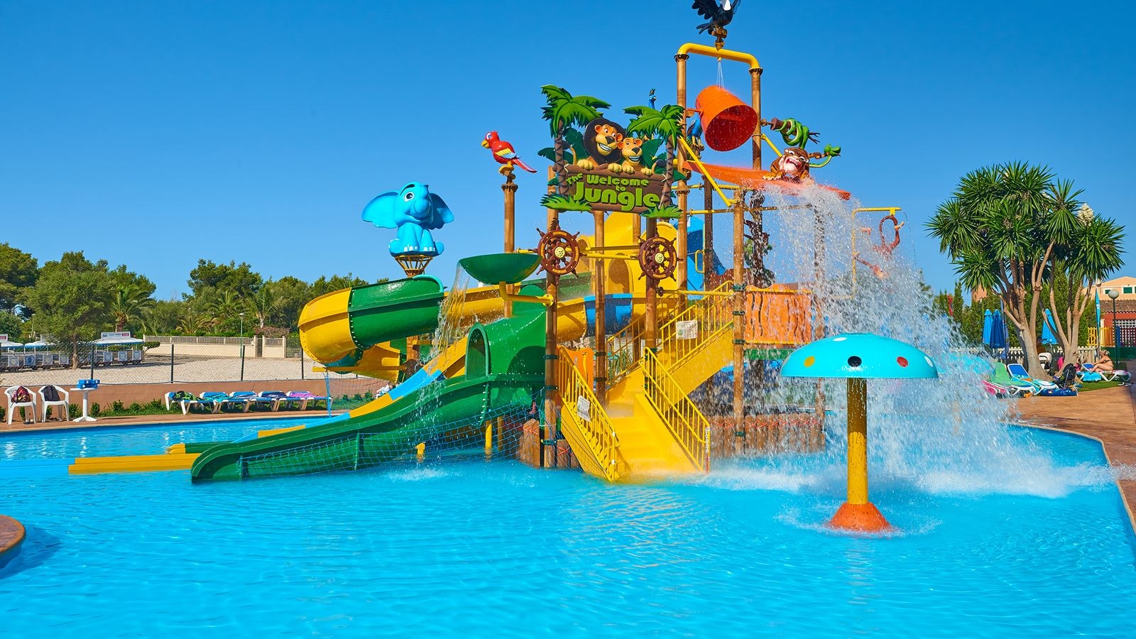 water-park-outdoor-childrens-pool