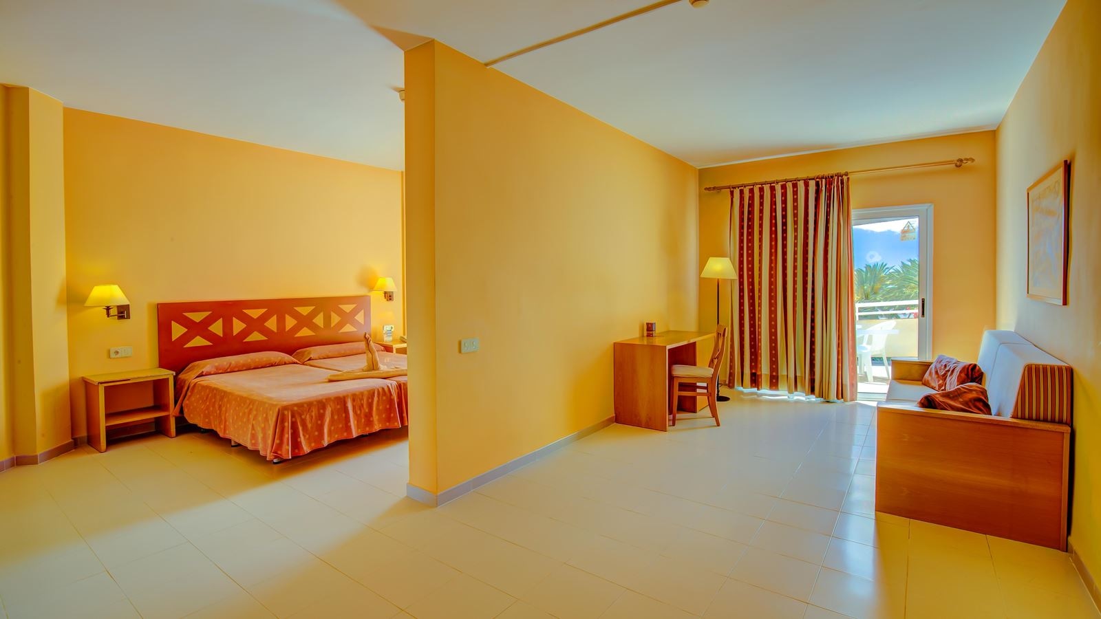 rooms-suite-sea-view-balcony-or-terrace