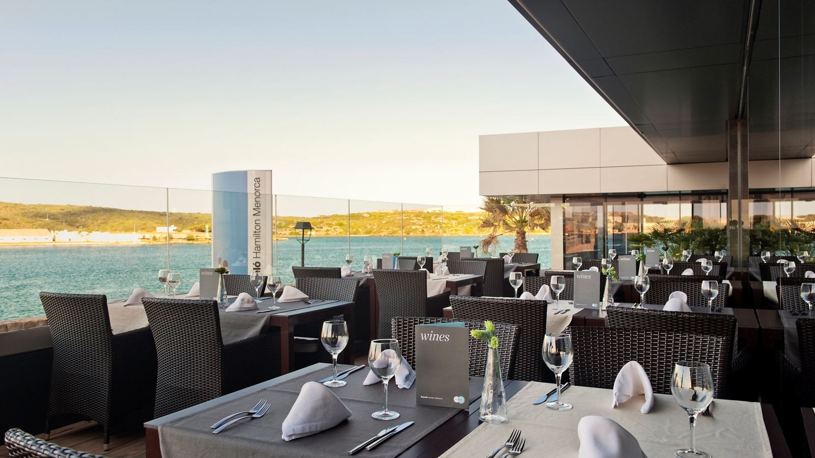 restaurants-es-mirador--lobby-bar