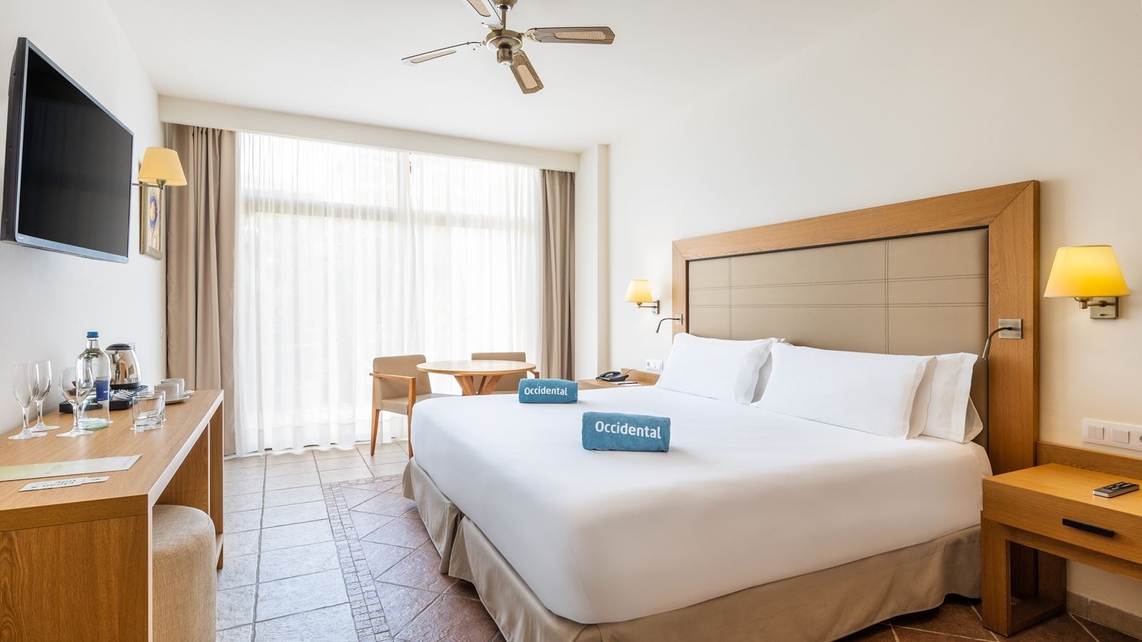 rooms-double-deluxe-ocean-view-balcony