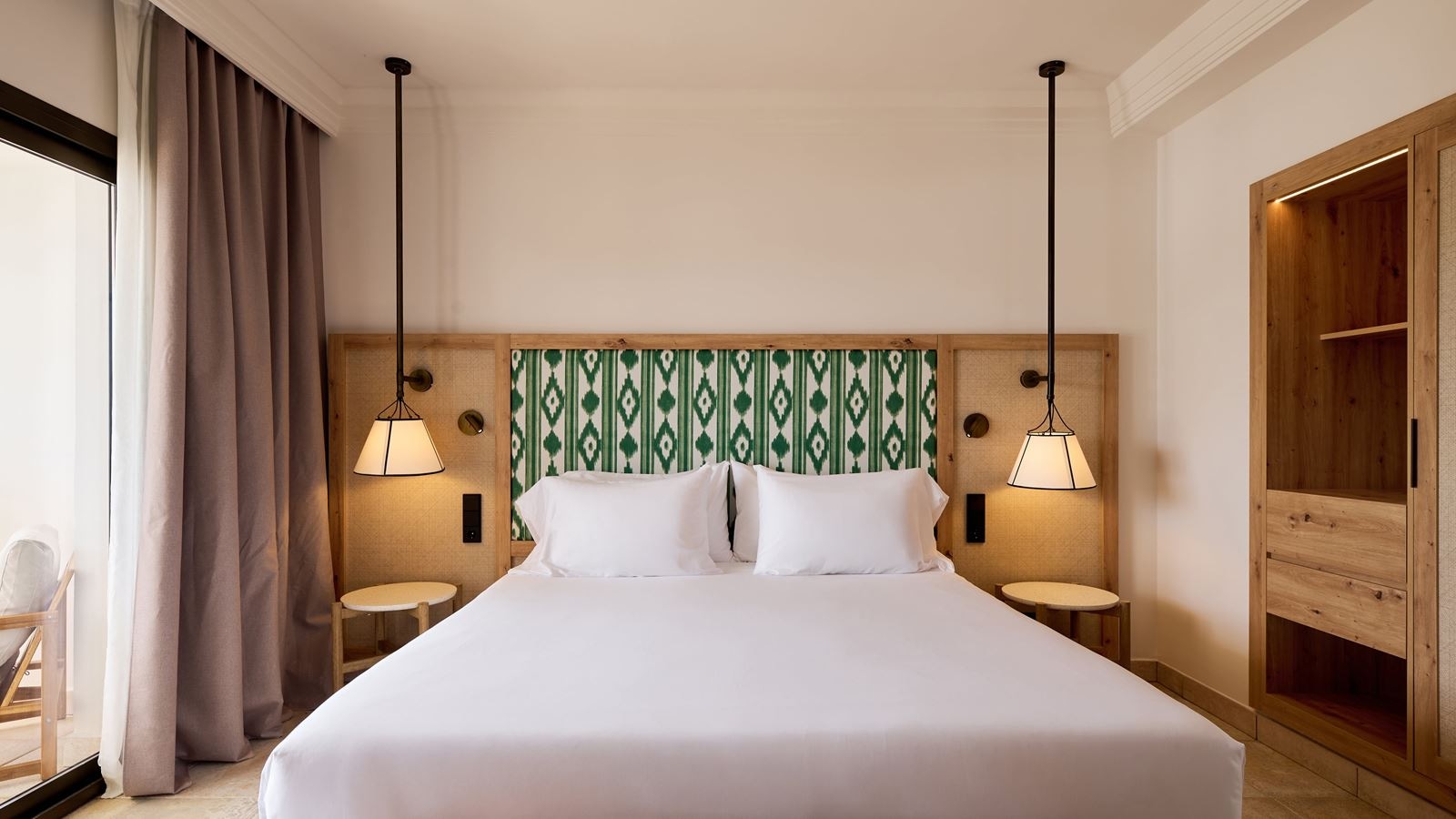 rooms-double-deluxe-1-king-bed-partial-sea-view-balcony-or-terrace