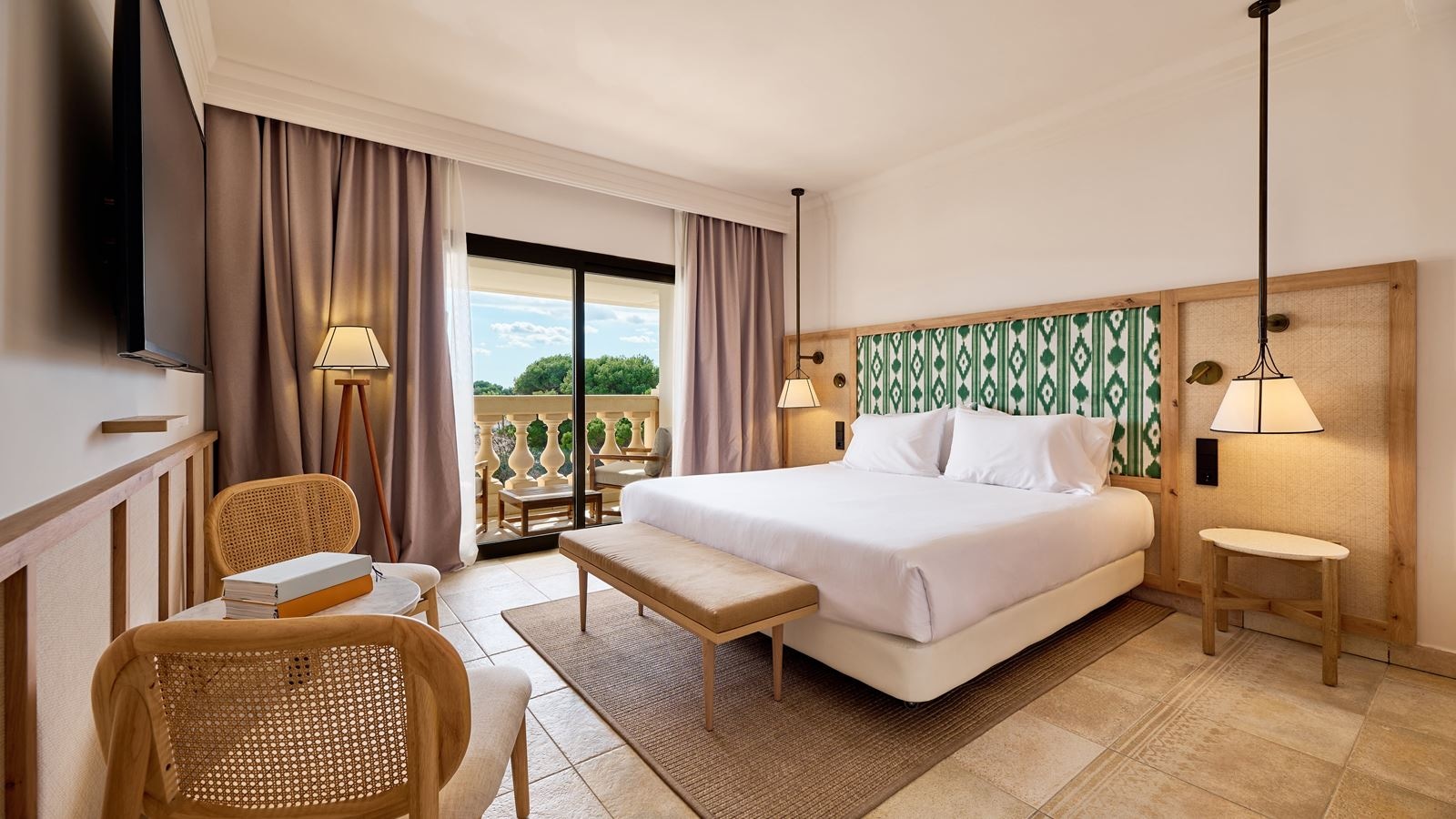 rooms-double-deluxe-1-king-bed-balcony-or-terrace