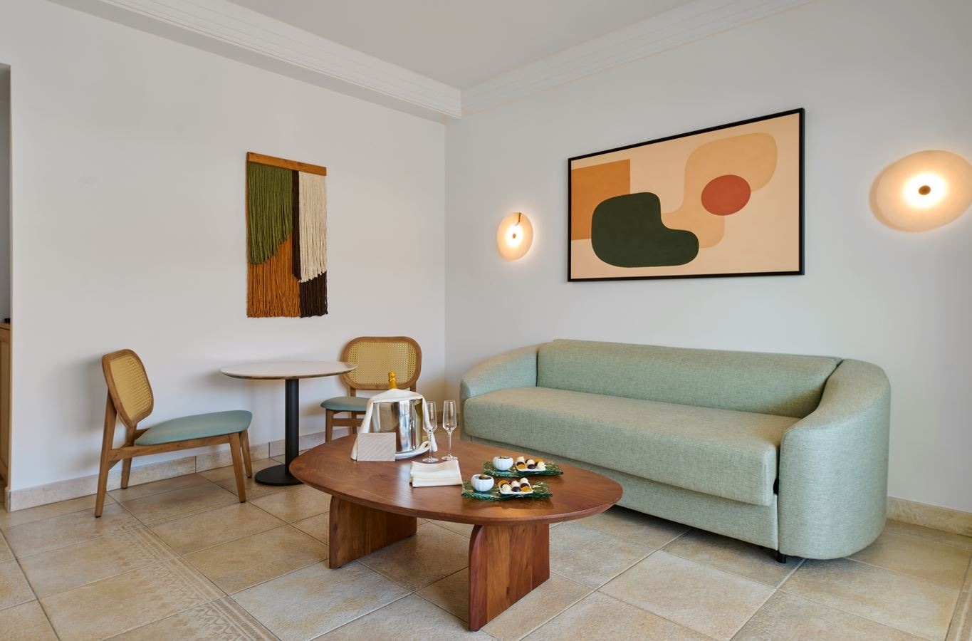 rooms-1-bedroom-suite-partial-sea-view-balcony-or-terrace